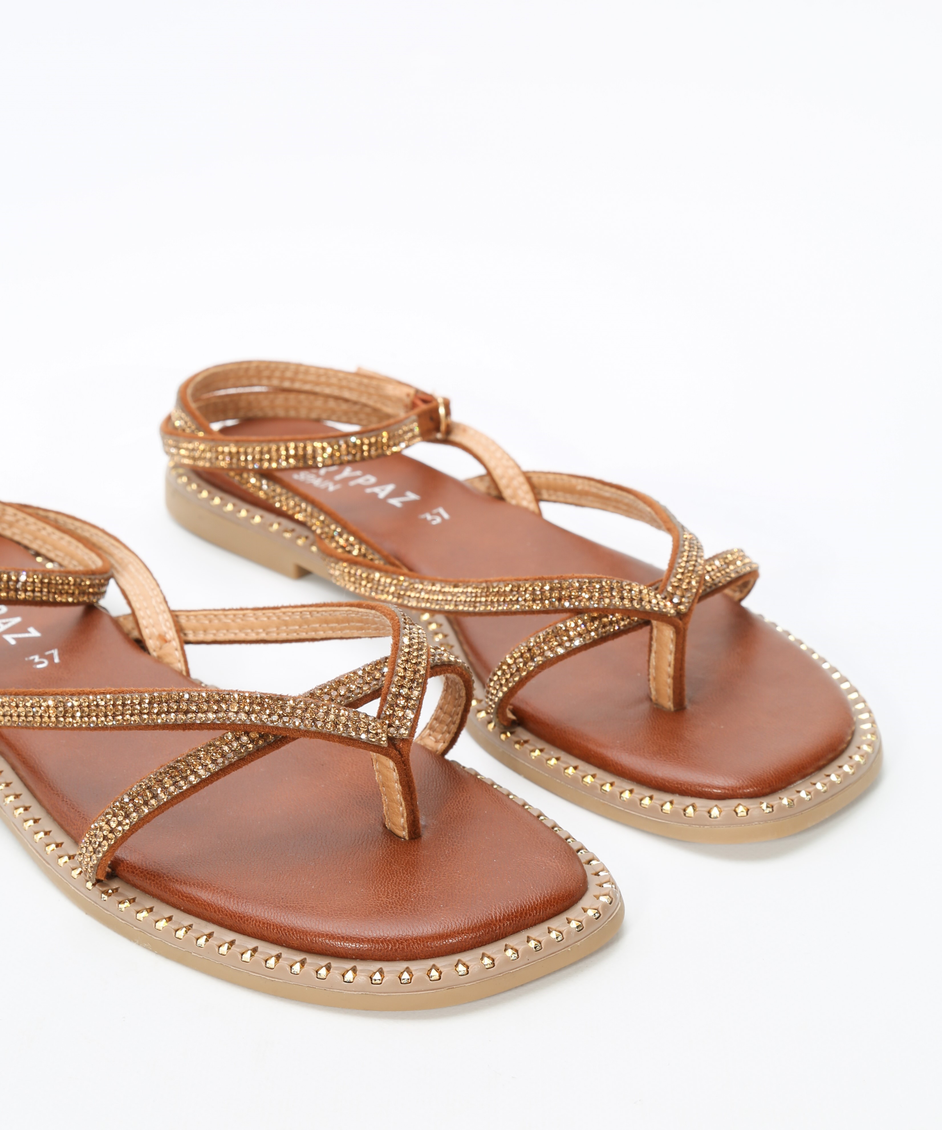 Sandalia plana tachas tiras image number null